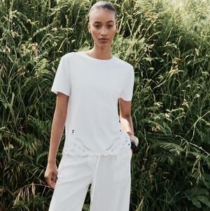 EMBROIDERED T-SHIRT SIZE M